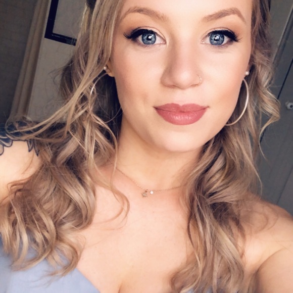 Meet your Posher, Kelly - Picture 3 of 5